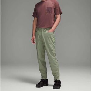 Lululemon Classic-Fit Hiking Pant 30" in pristine condition